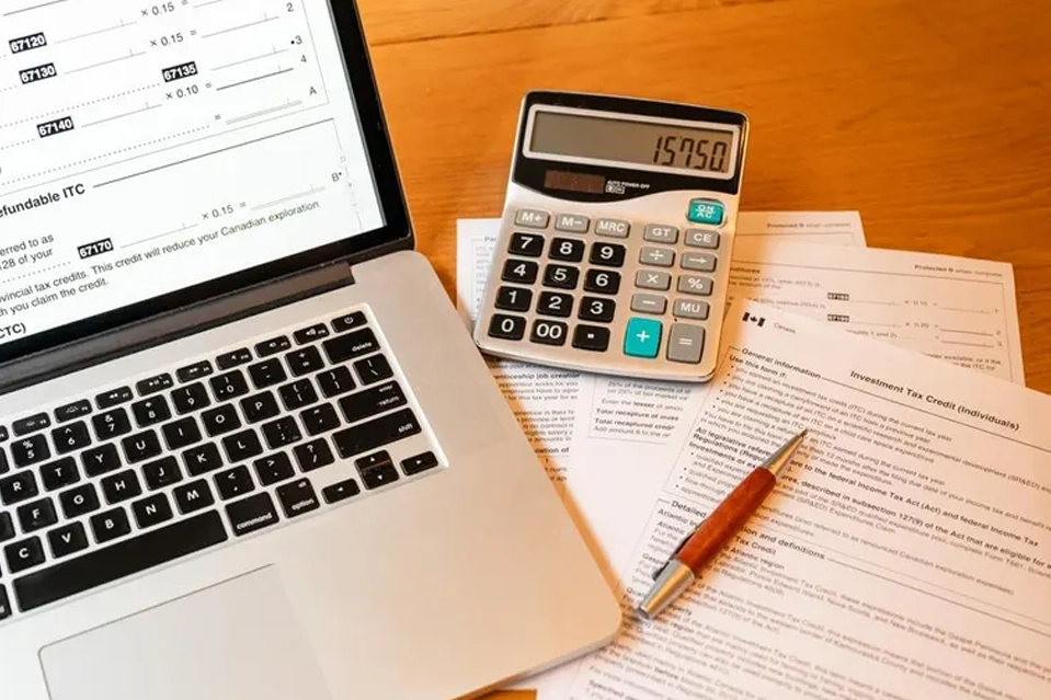 Tax bracket and Federal income tax rate